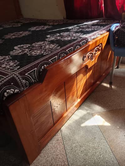 Imperted wood bed