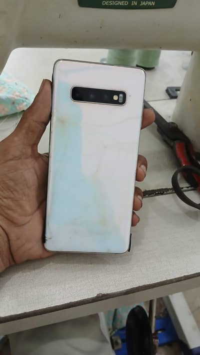 Samsung s10. plus. 0.3. 1.6. 1.1. 7.1. 2.2. 5.
