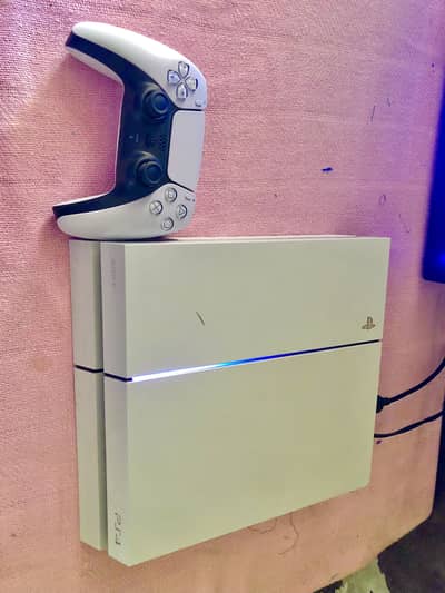 Sony PS4  + 2 controllers and all cables
