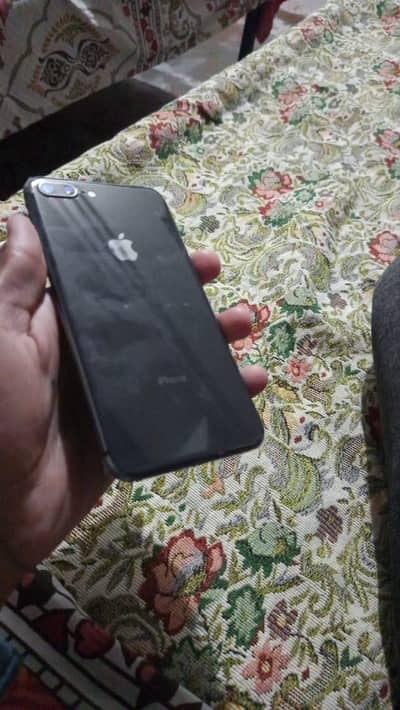 Apple iPhone 8 Plus