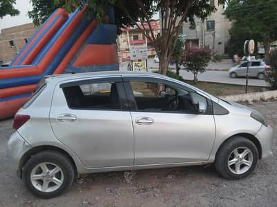 Toyota Vitz 2015