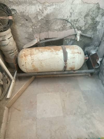 CNG cylinder with Gas kit Ready for sale. . . .