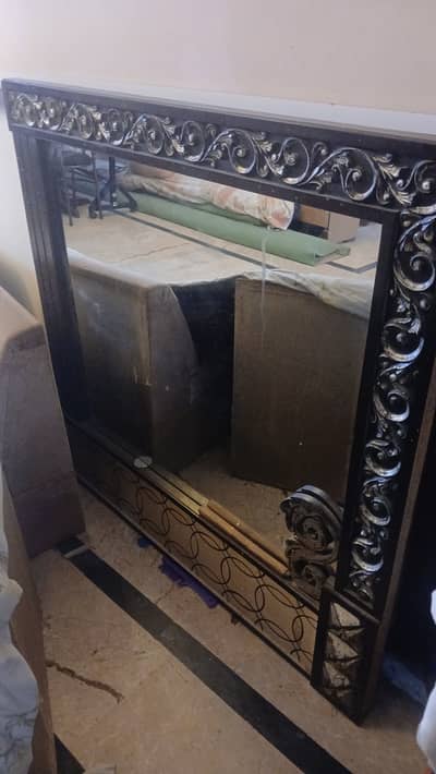 Dressing table mirror