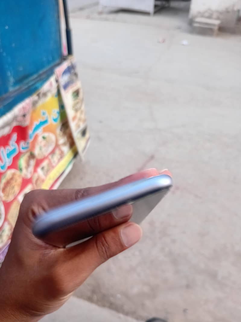 Apple iPhone 11 0