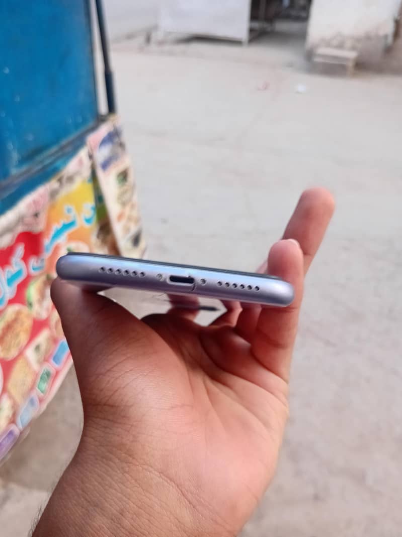 Apple iPhone 11 2