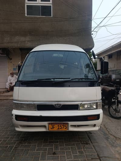 Nissan Hiace Van