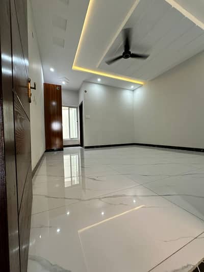 8 Marla House Ground Portion Available For Rent