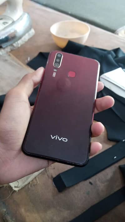 vivo y19
