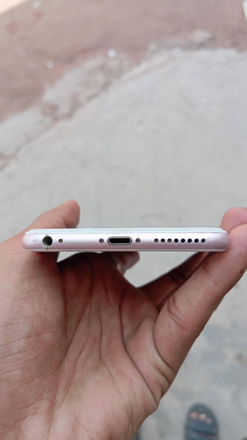 Apple iPhone 6S Plus 4