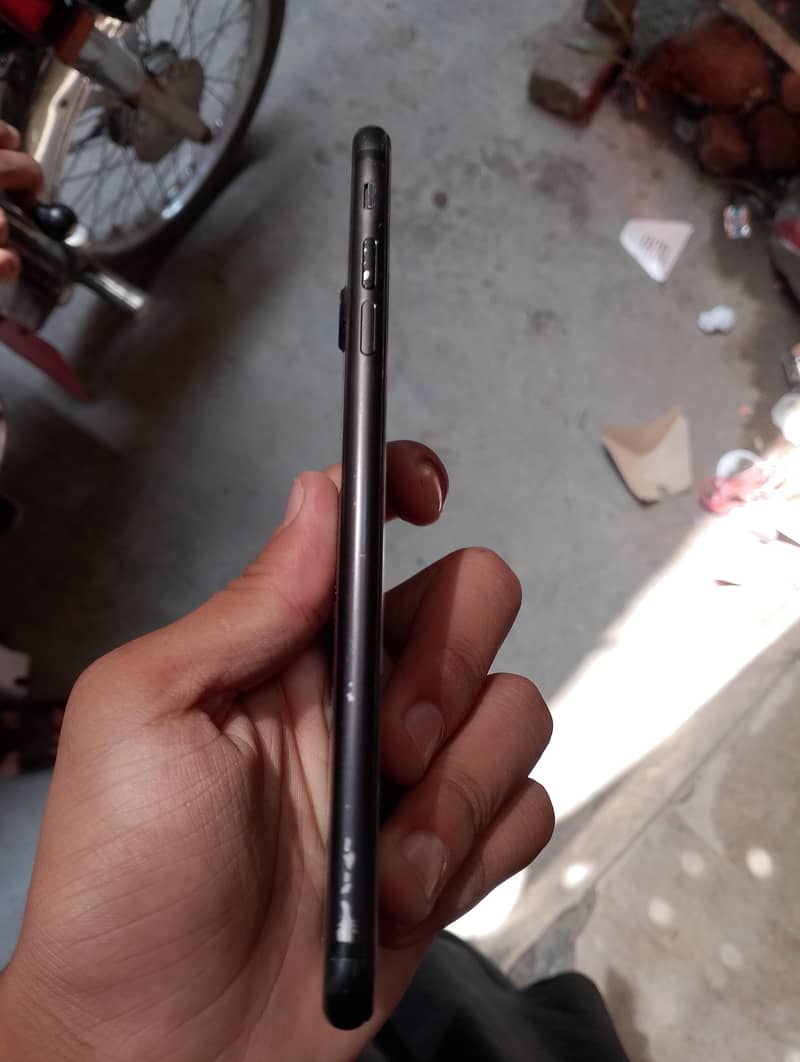Apple iPhone 7 Plus 1