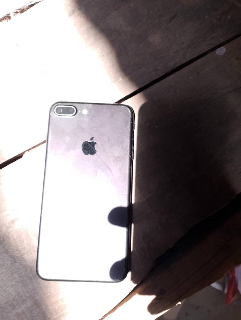 Apple iPhone 7 Plus 4