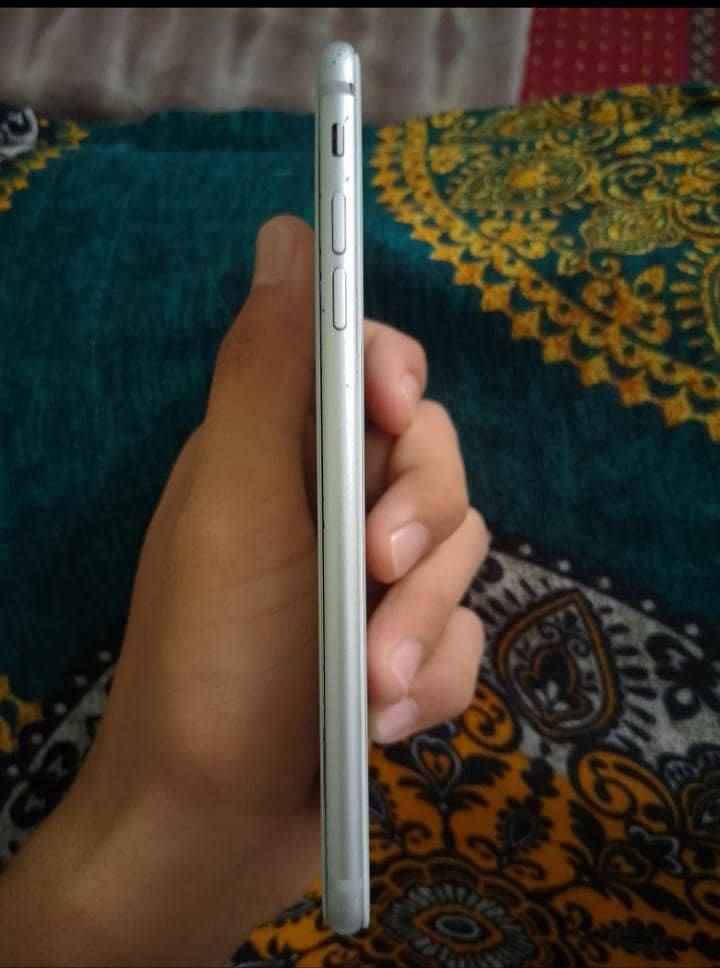 Apple iPhone 8 Plus 3