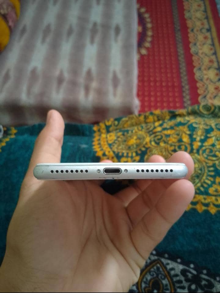 Apple iPhone 8 Plus 5