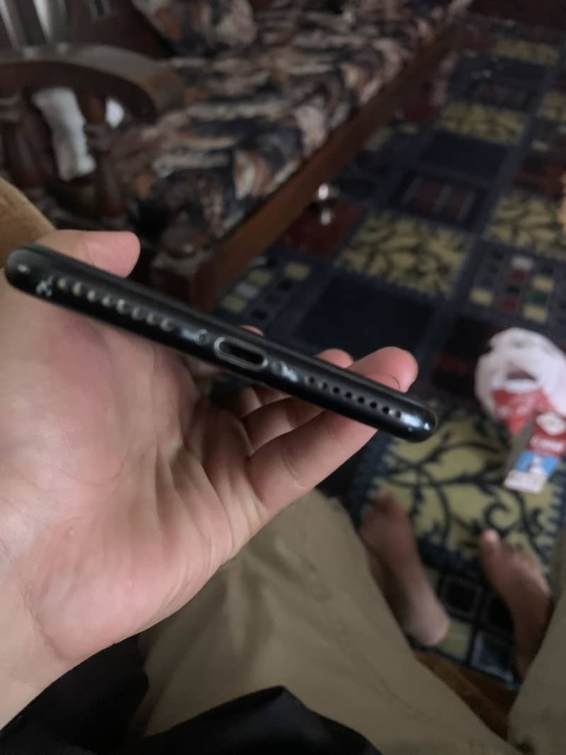Apple iPhone 7 Plus 1