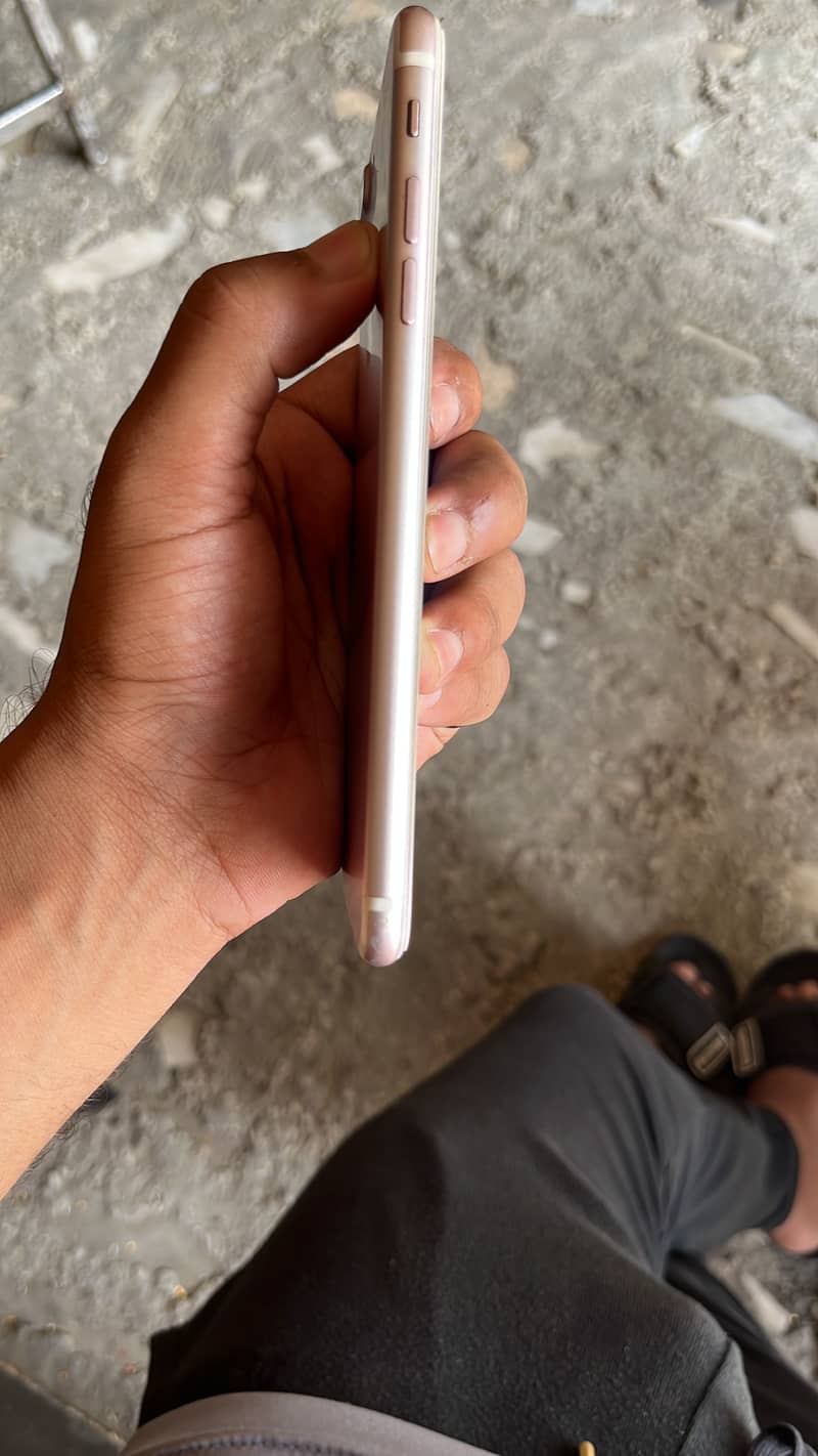 Apple iPhone 7 Plus 1