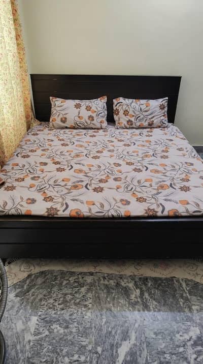 Used double Bed without metress