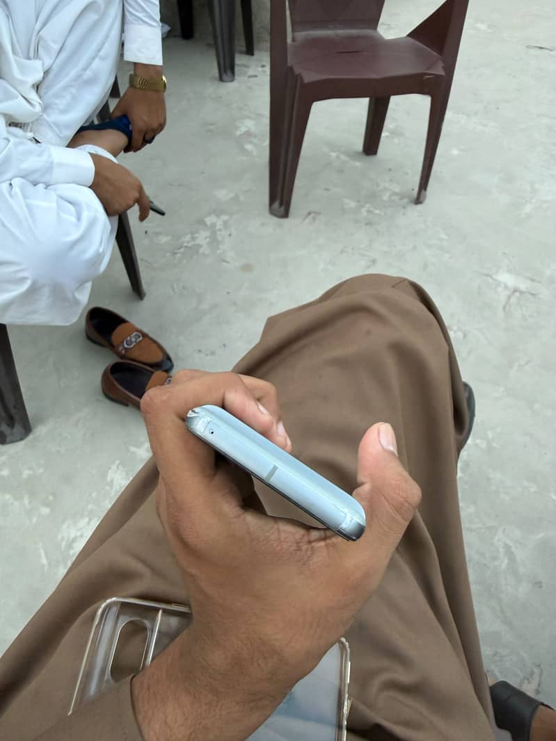 Google Pixel 8 3