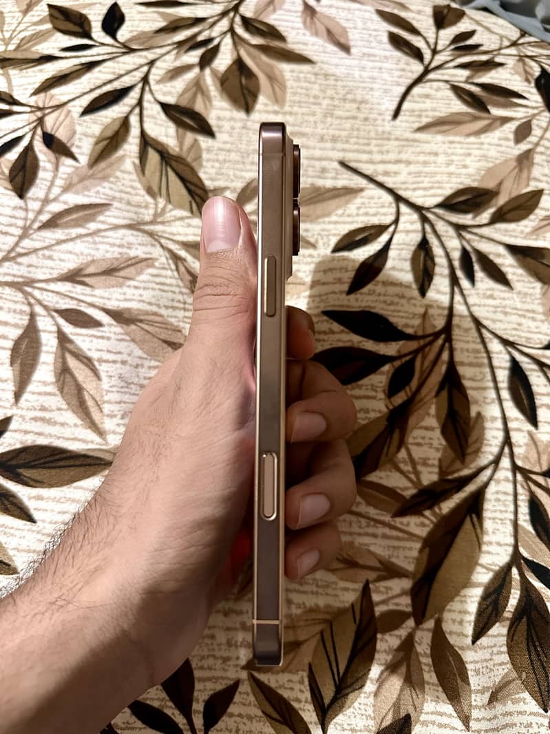 Iphone 16 pro max 3