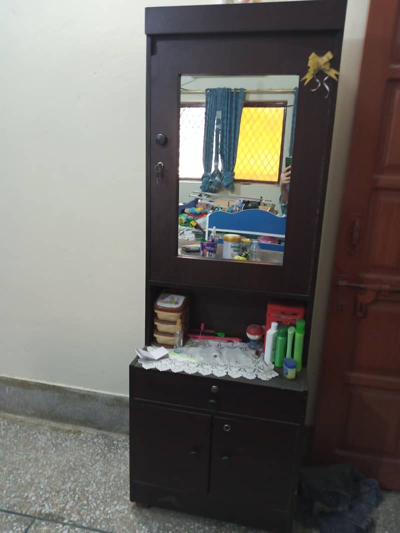 dressing table 0