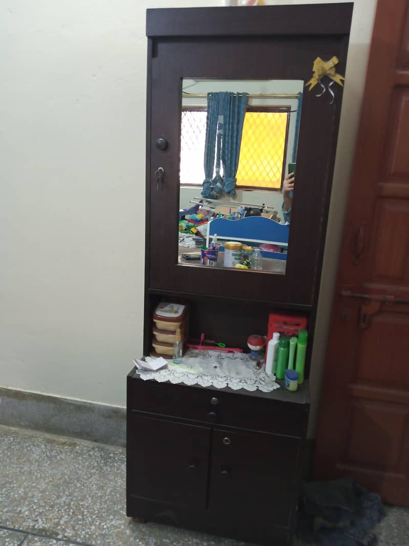 dressing table 1