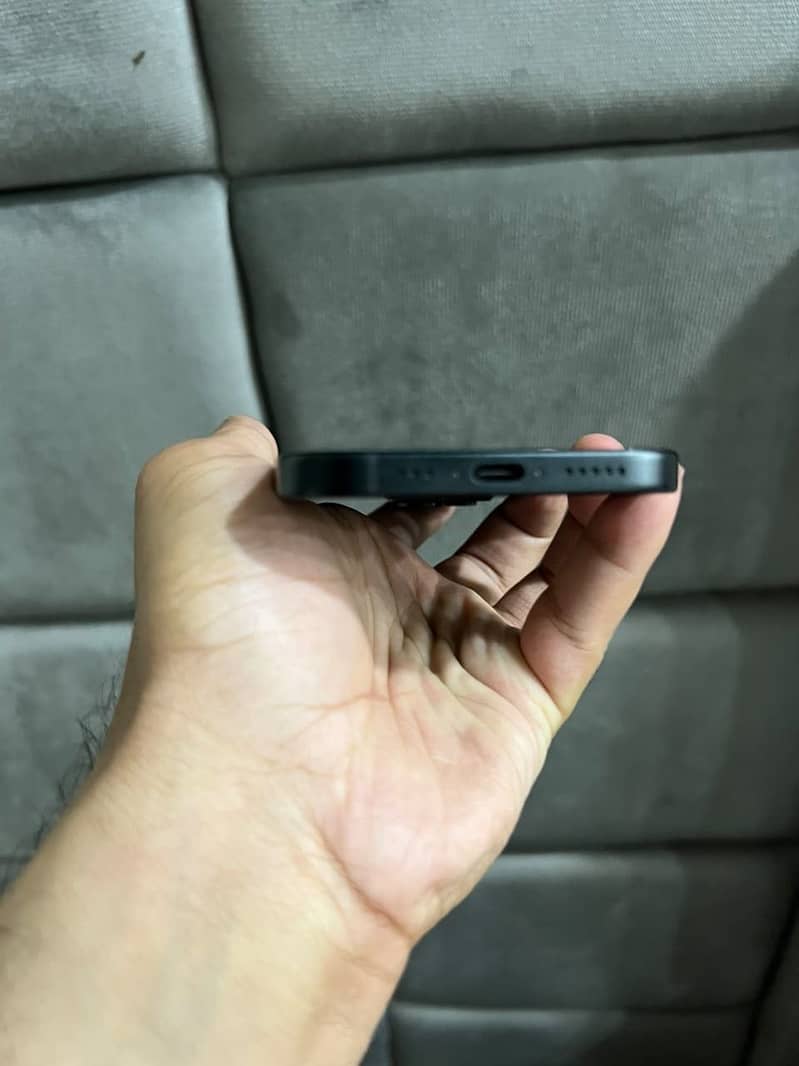 Apple iPhone 15 5