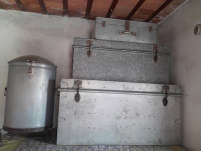 4 Trunk For sale