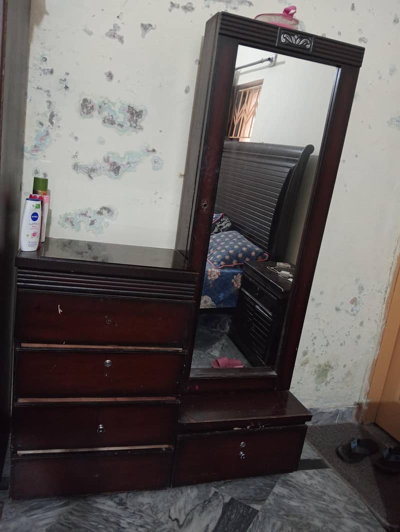 dressing table 0