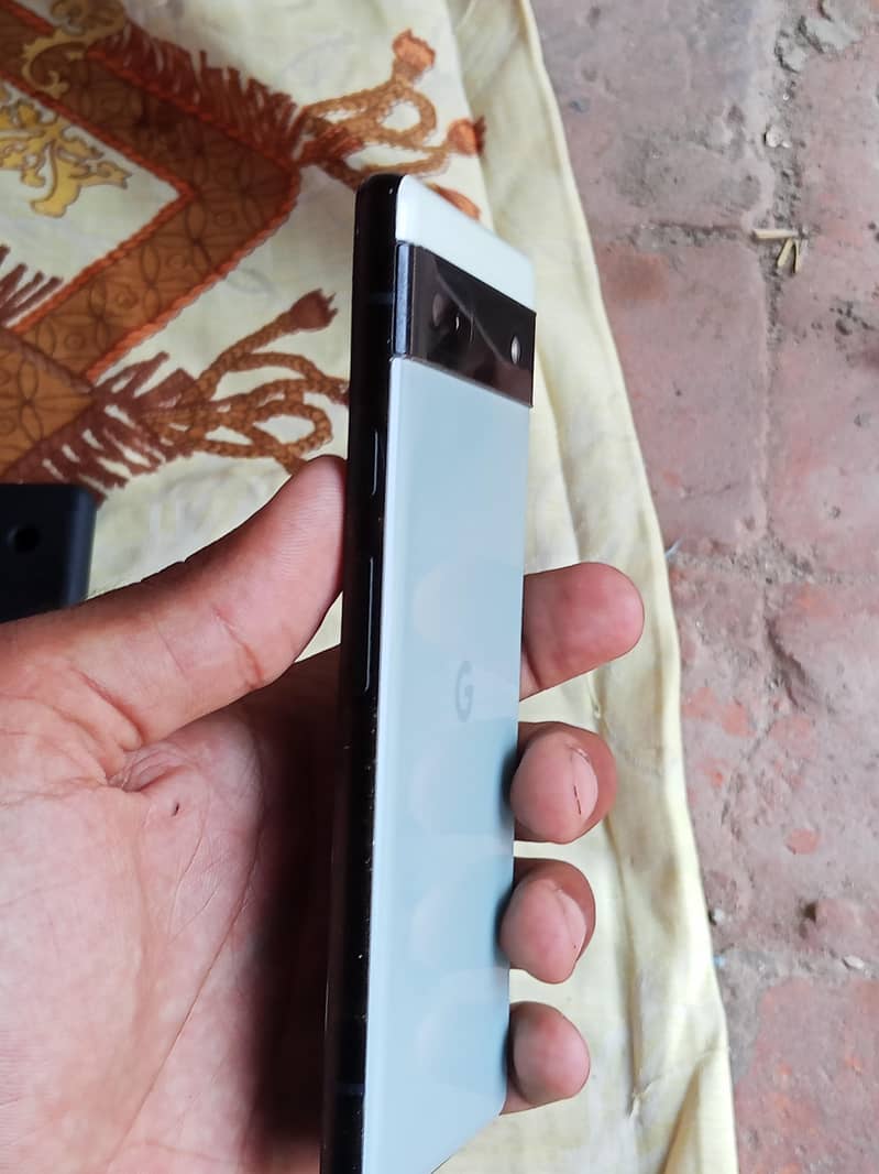 Google Pixel 6a 1
