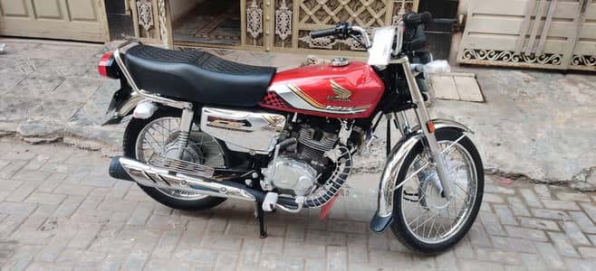 bike bilkul new h call nbr 0,3,1,3,8,7,0,5,2,1,2