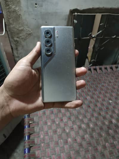Tecno Camon 40 Pro 8GB/256GB Condition 10/10  2 Month Official Waranty