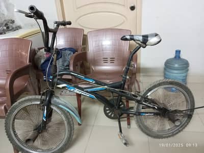 TRigor Blsck with adjustable seat height