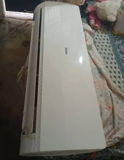 Haier 1.5 ton DC inverter heat and cool totally genuine luch condition