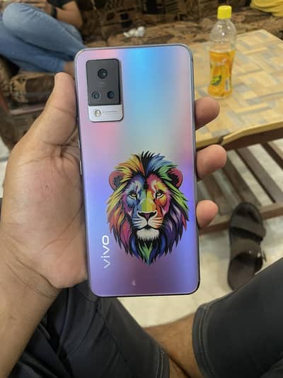 Vivo V21