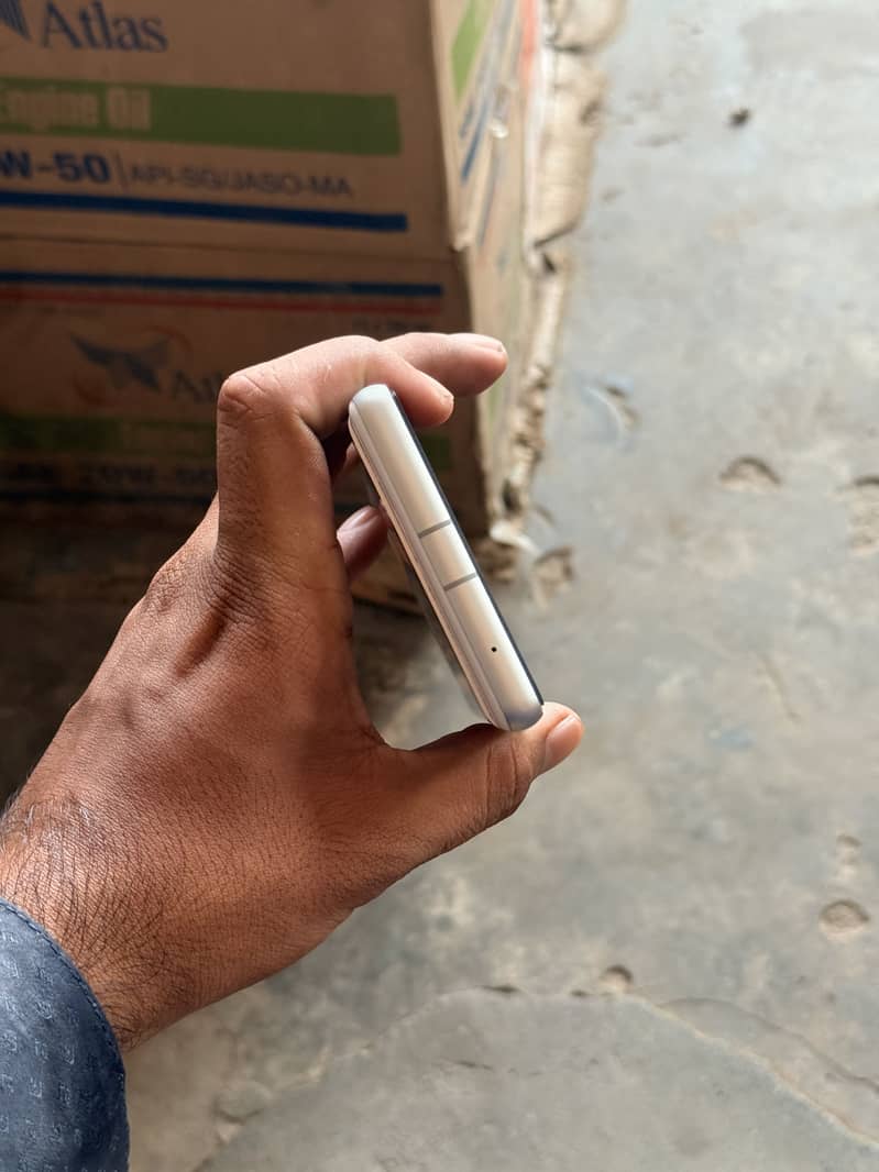 Google Pixel 7a 4