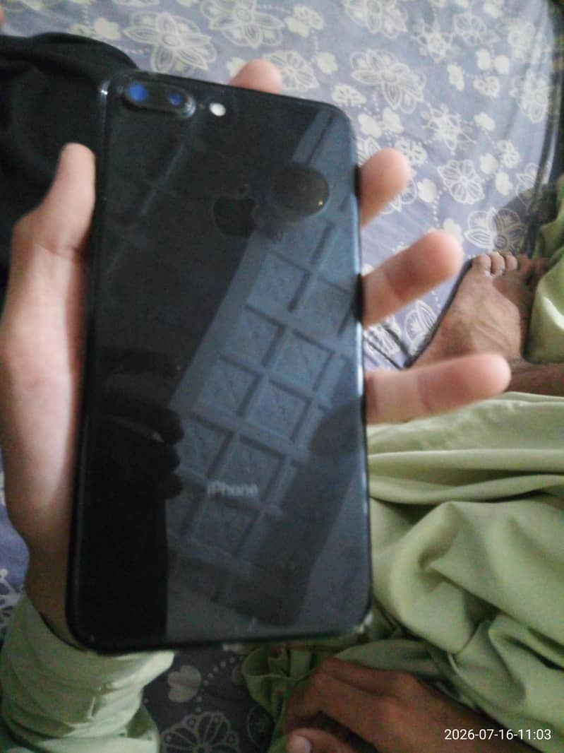 Apple iPhone 7 Plus 5