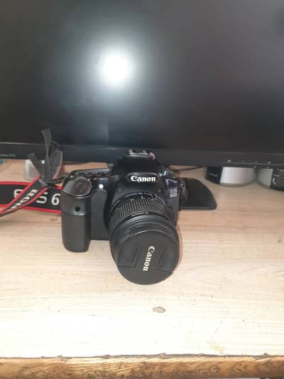 Canon EOS 60D for  urgent sale  excellent condition