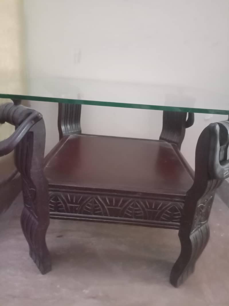 three table ka set hai 4