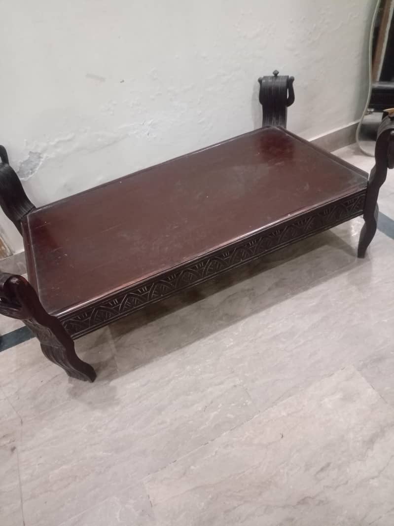 three table ka set hai 7