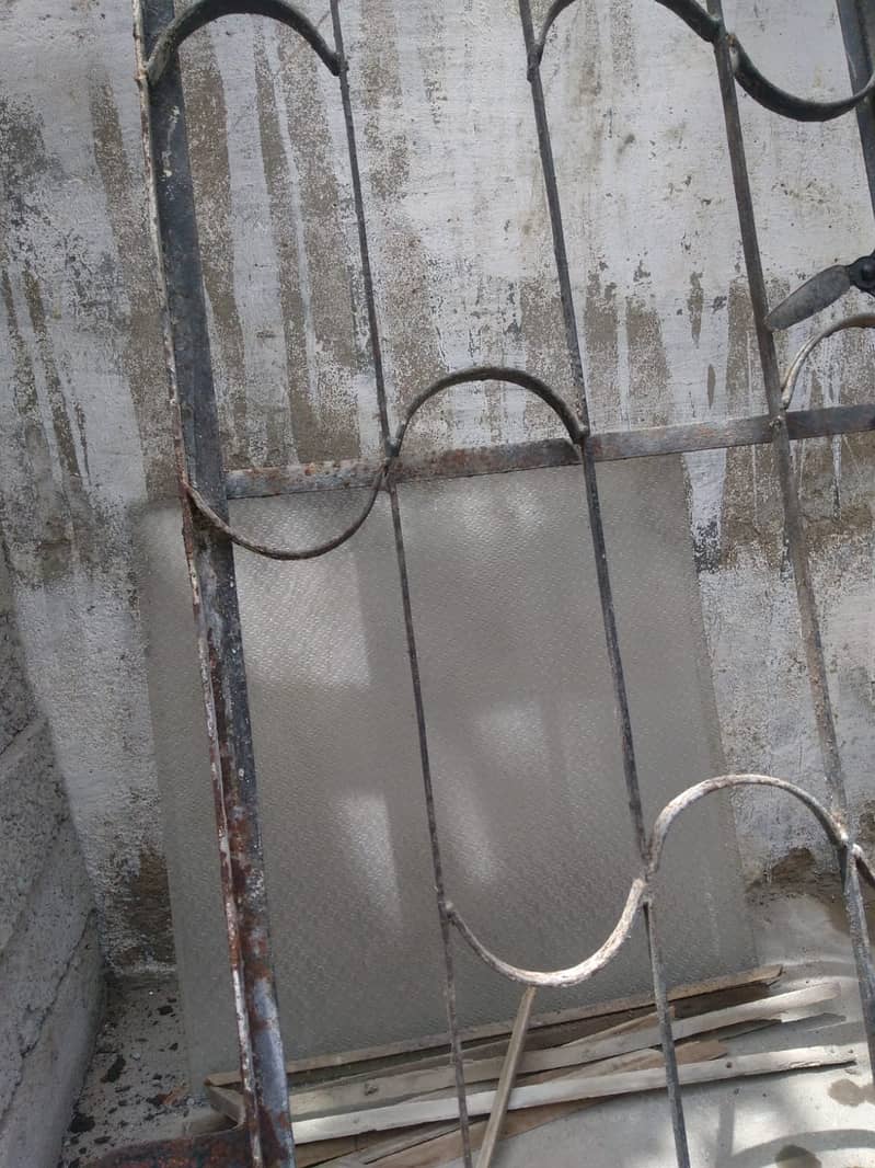 Iron window 7