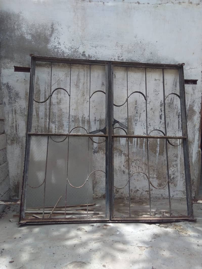 Iron window 14