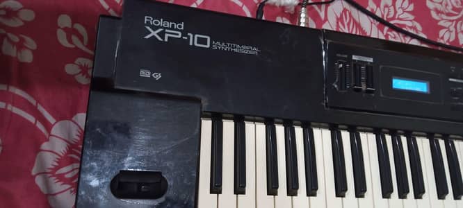 Roland Xp 10 Professional Piano Yamaha PSR keyboard Casio Korg