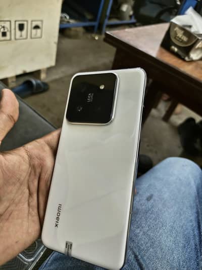 Xiaomi Mi 14 Pro