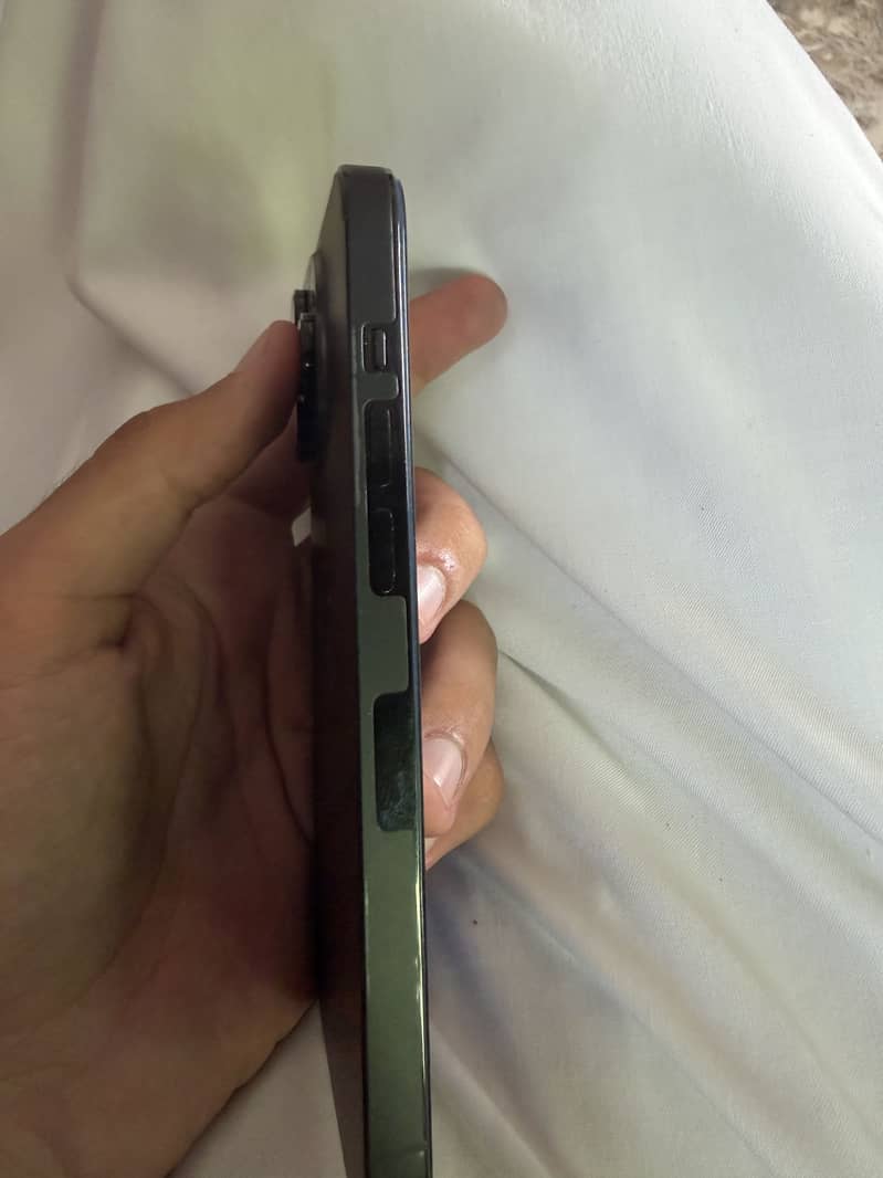 Apple iPhone 14 Pro 0
