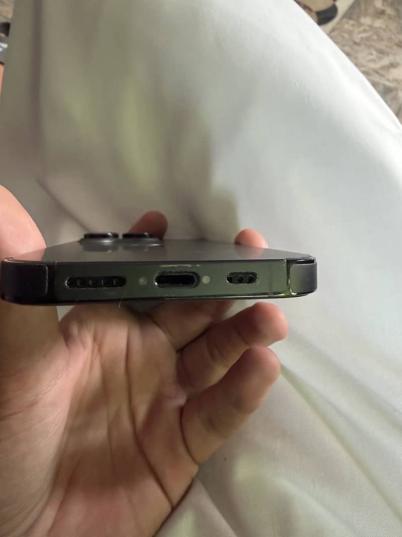 Apple iPhone 14 Pro 2