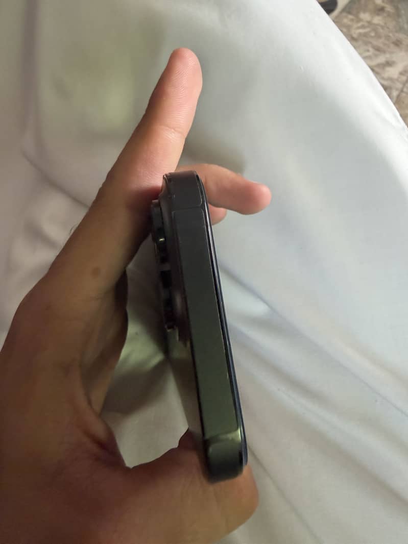 Apple iPhone 14 Pro 3