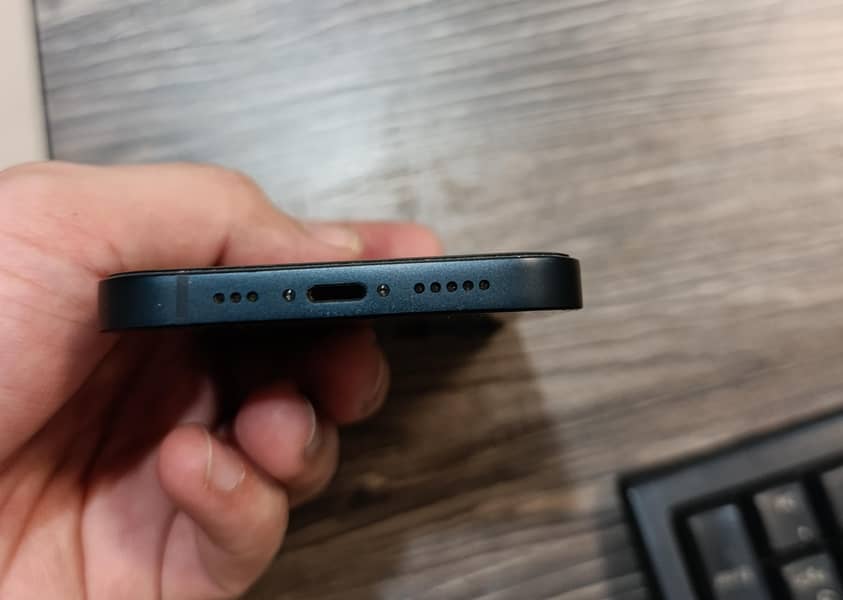 Apple iPhone 13 4