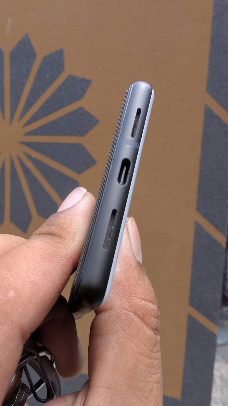 Google Pixel 6 4