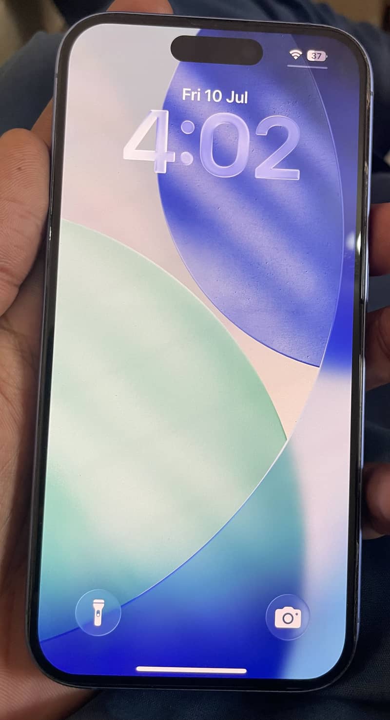 Apple iPhone 16 4