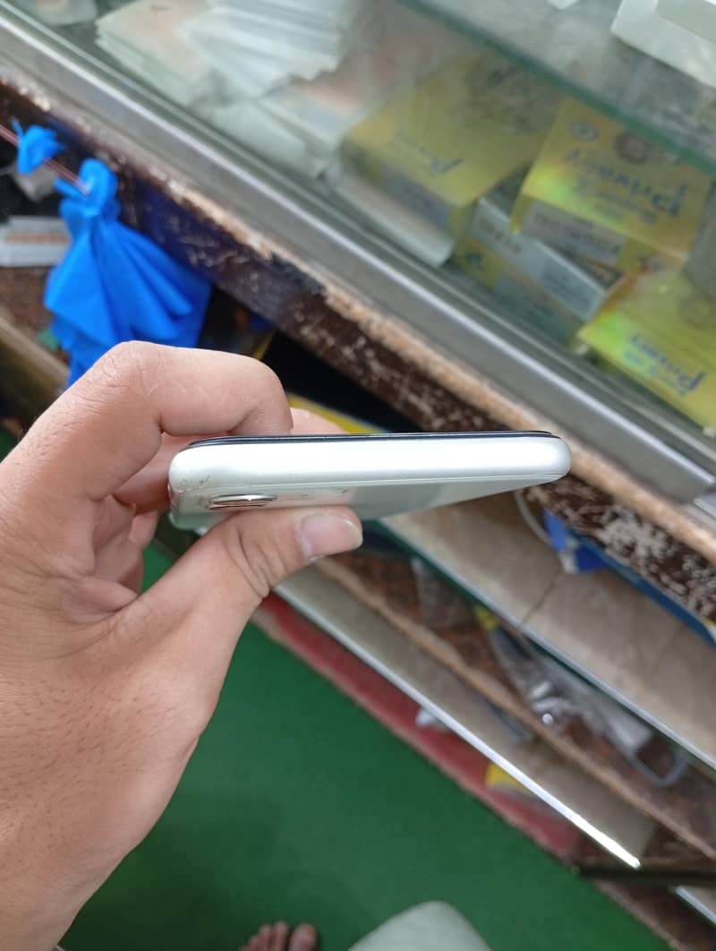 iphone11 4