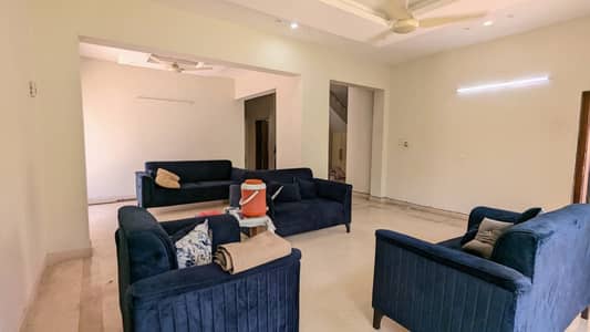 FOR RENT Renovated 4-Beds Double Storey House Only Foreigner F_8/1